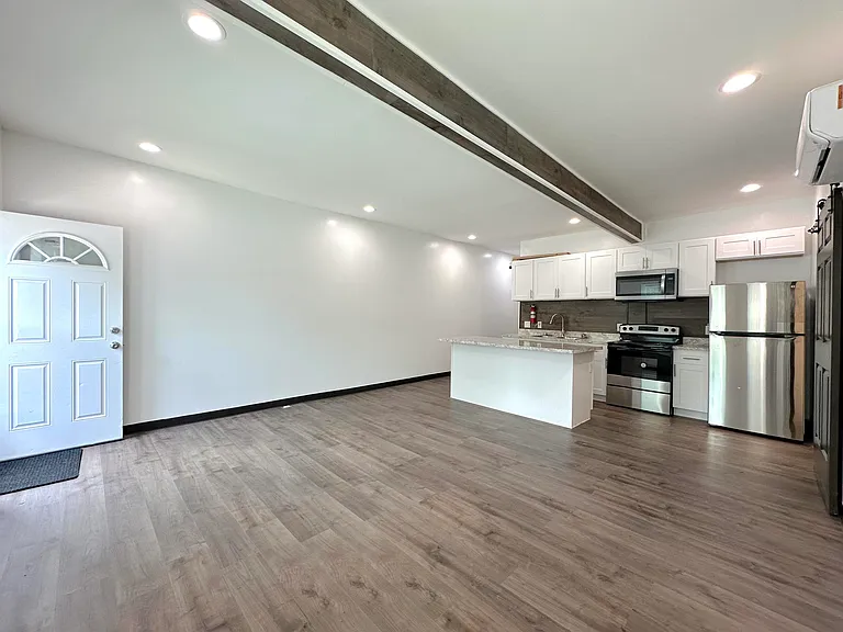 403 Liberty St — Photo 6