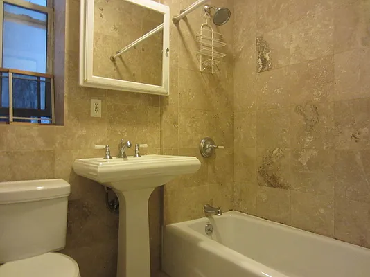 Rented by Link NY Realty | media 6