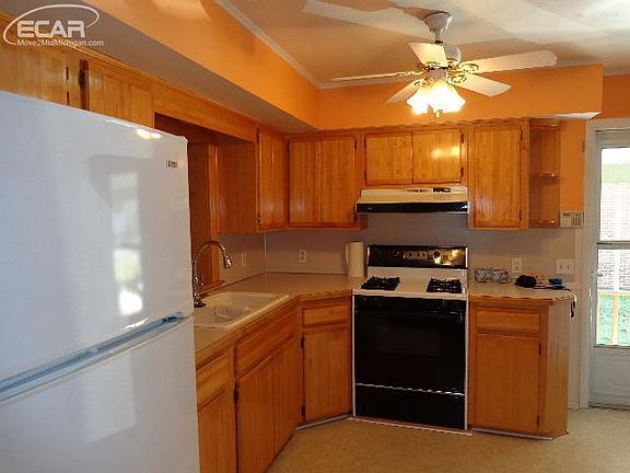 2nd image of 142 Nanita Dr