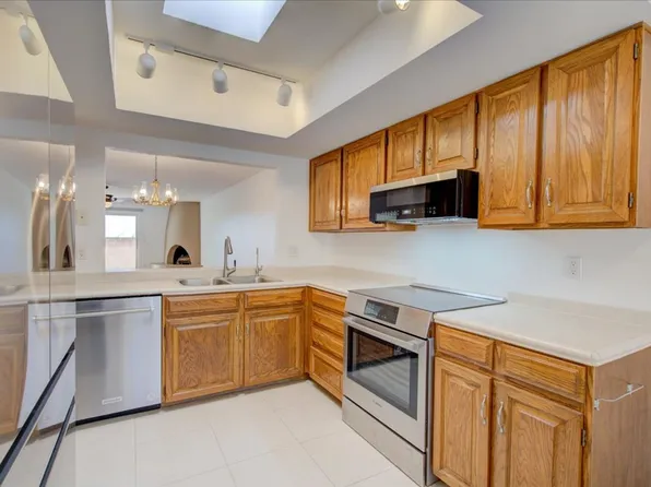 5526 N Arroyo Grande Dr, Tucson, AZ 85718