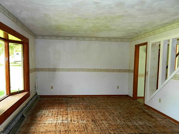3rd image of 5369 Williams Ave