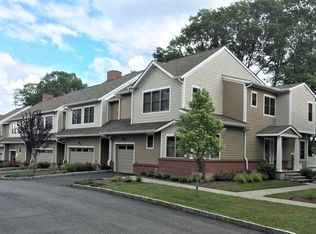 313 Boulder Ridge Rd, South Salem, NY 10590