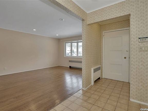 4th image of 15 Sherwood Dr