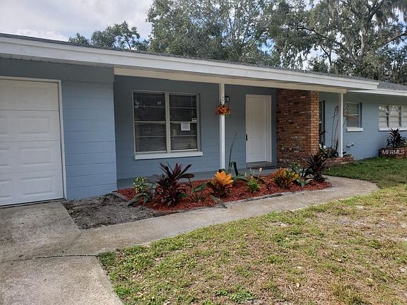 3rd image of 106 E Coleman Cir