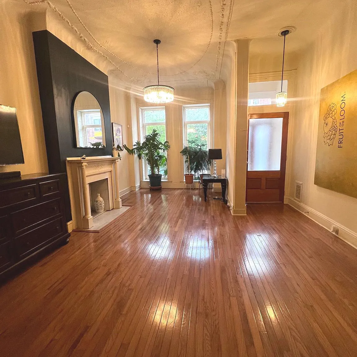 6 bed, 3.0 bath, 3428 sqft, $3,000 — Photo 3