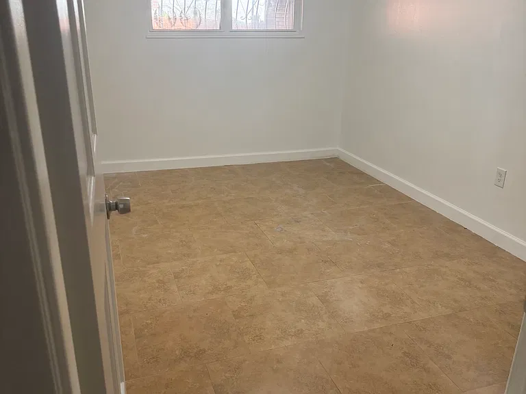 576 Leland Ave #1 — Photo 9