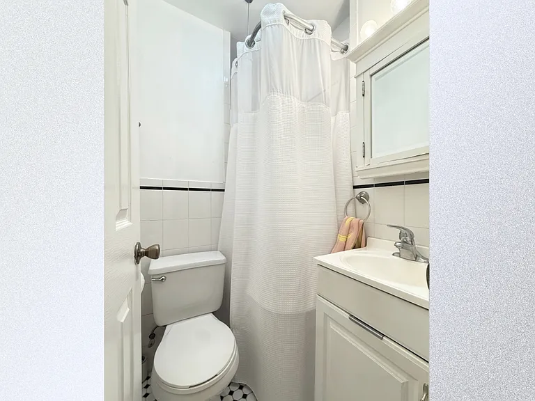509 E 77th St #3L — Photo 6