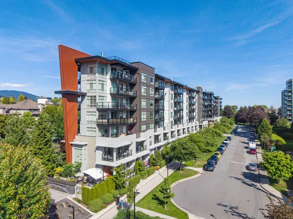 128 E 8th St #209, North Vancouver, BC V7M 3M1