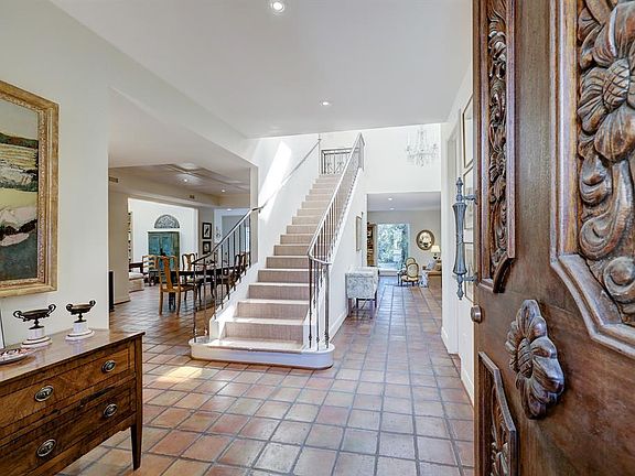3rd image of 139 Glynn Way Dr
