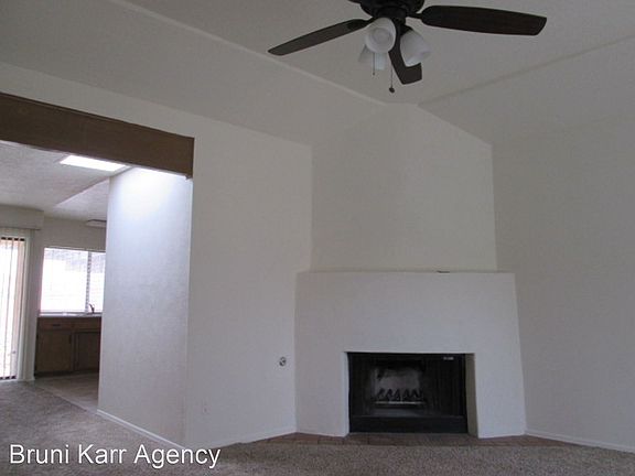 3rd image of 4600 Tierra Encantada Ct NE