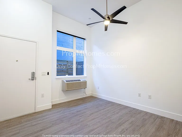 1825 SE 50th Ave #102 — Photo 3