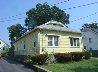 69 Redlands St, Springfield, MA 01104