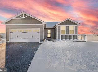 3300 Pebble Run Dr, Dover, PA 17315