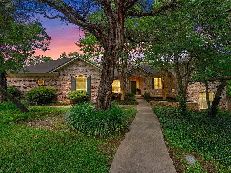 1st image of 179 Woodland Cir