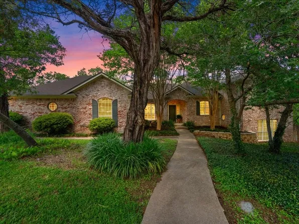 179 Woodland Cir, China Spring, TX 76633