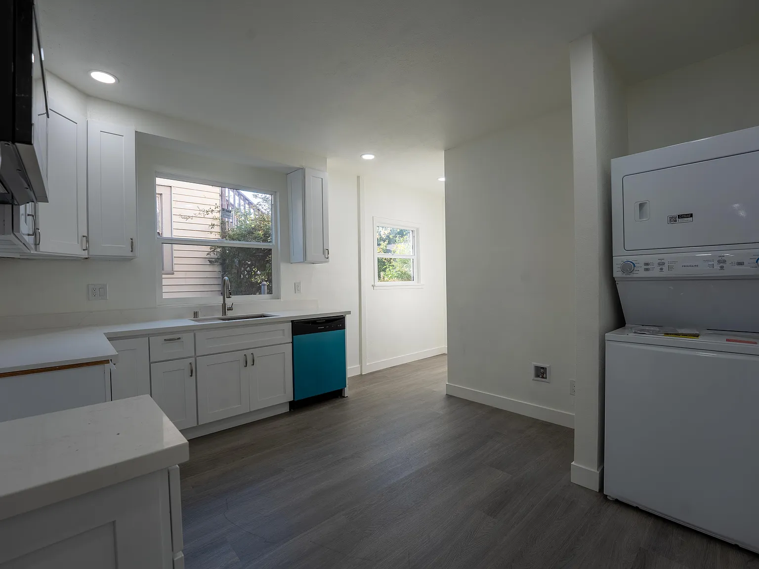 2 bed, 1055 sqft, $4,000 — Photo 4