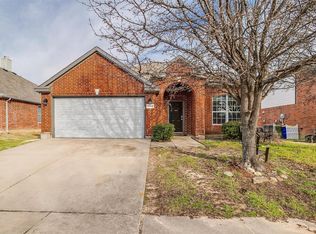 6704 Bison Trl, Haltom City, TX 76137