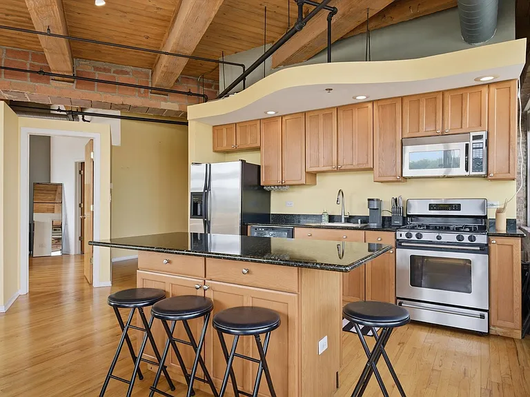 2310 S Canal St #201 — Photo 11