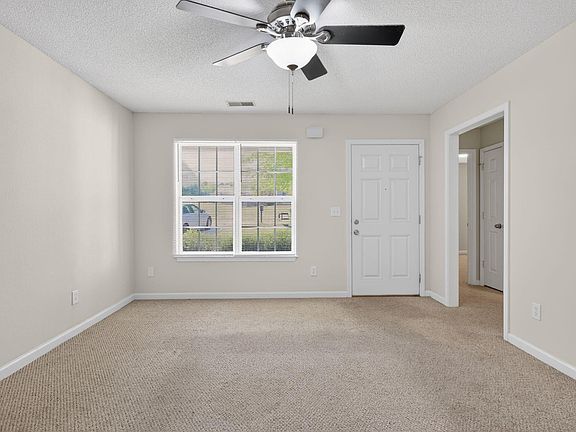 4th image of 207 Cogburn Rd
