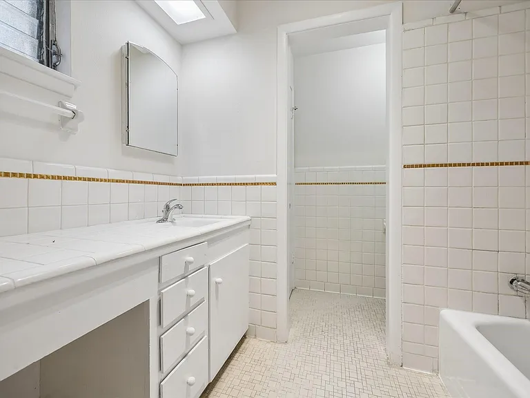 3703 Roseland St #3 — Photo 9