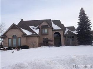 4627 Maple Creek Ct, West Bloomfield, MI 48322