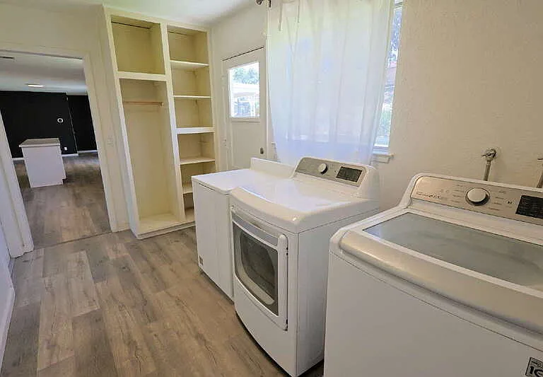 20450 College Blvd — Photo 9