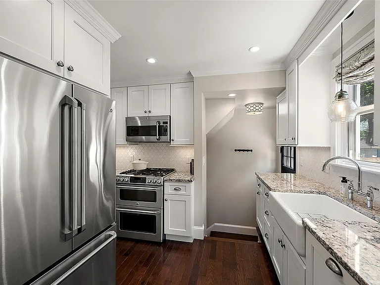 4420 Elmwood Ave — Photo 10