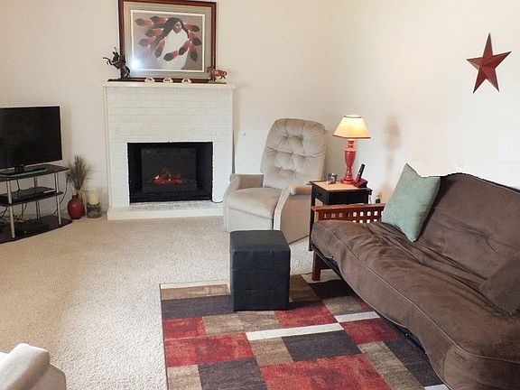3rd image of 1125 N Carriage Hill Dr