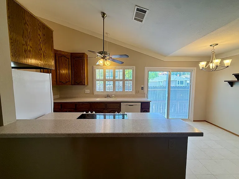 2810 Miller Ct — Photo 13