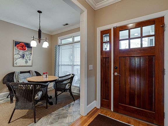 4th image of 8359 Glenshire Ln