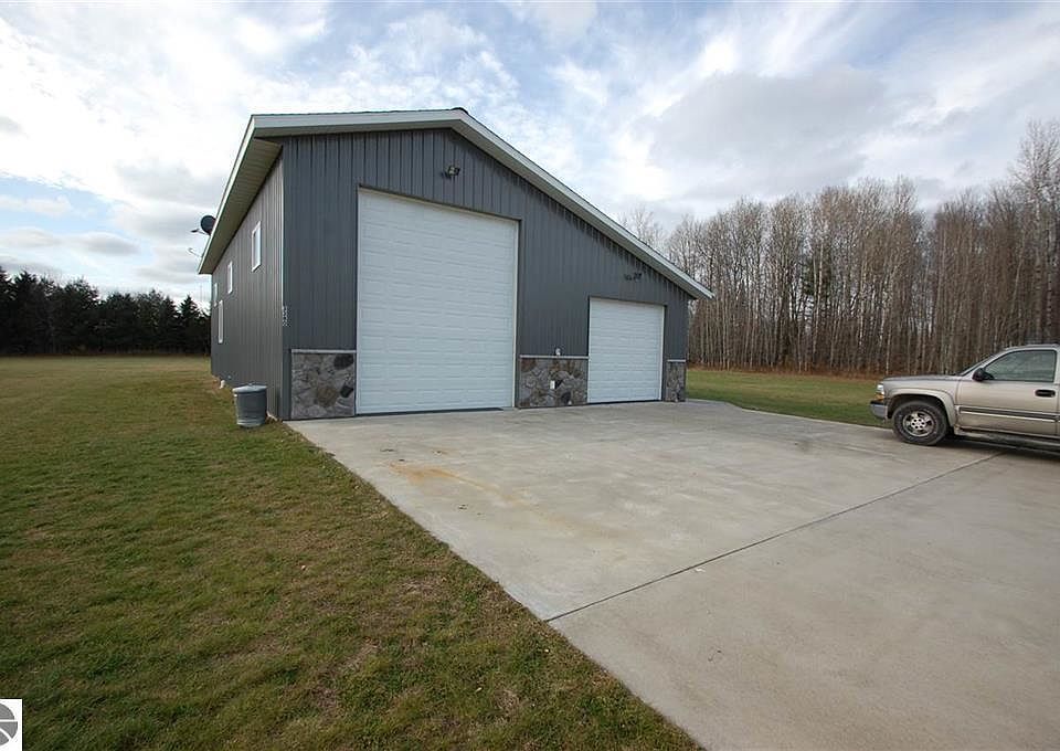 1st image of 3380 Bella Ln