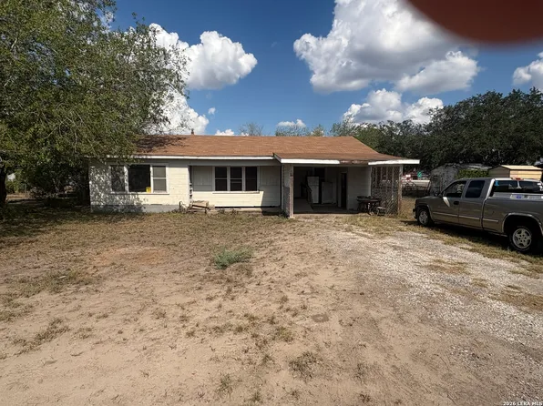 104 Charles, George West, TX 78022