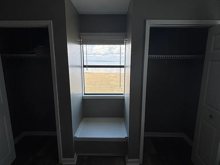 1027 Windrose Dr — Photo 11