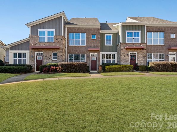 3245 Bending Birch Pl