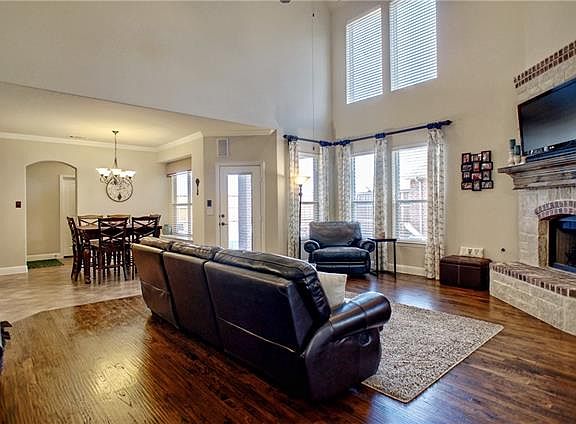 2nd image of 6801 Wren Ln