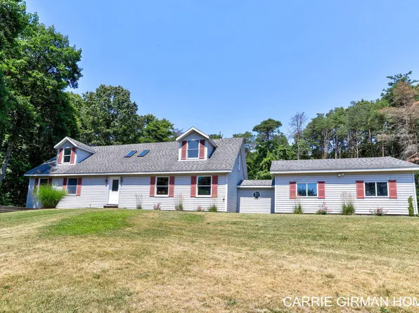 3250 Arbor Ln, Hamilton, MI 49419