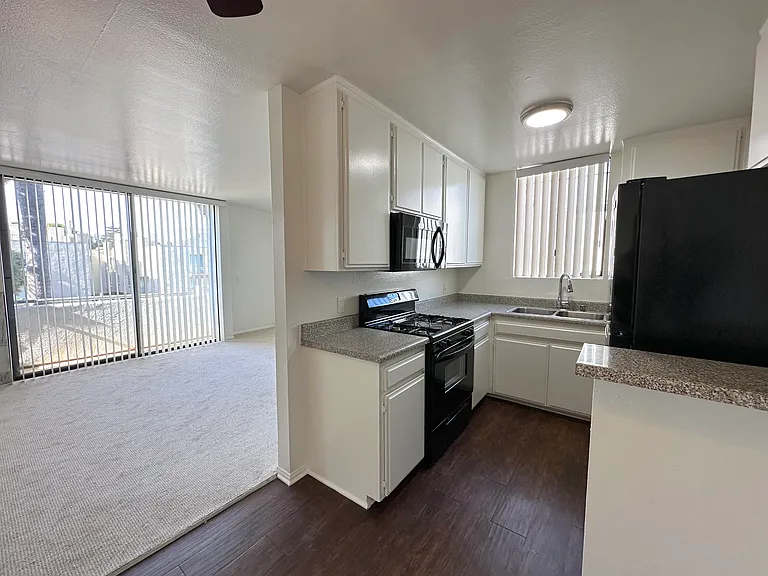 4222 Tujunga Ave #202 — Photo 13