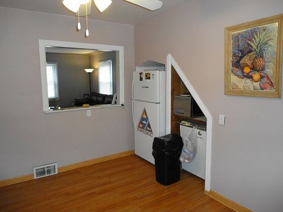 5th image of 22200 Saint Gertrude St