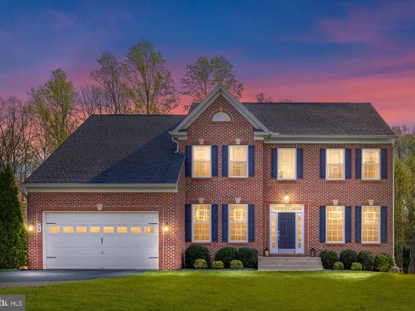 99 McPherson Dr, Fredericksburg, VA 22406
