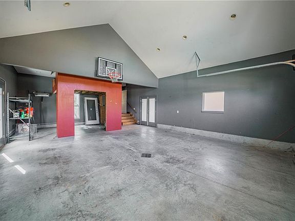 3rd image of 2882 Gates Ct