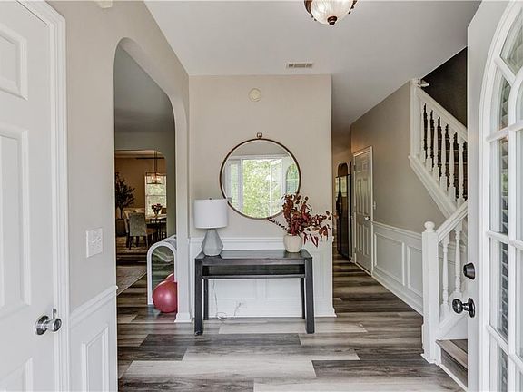 5th image of 114 Farm Valley Dr