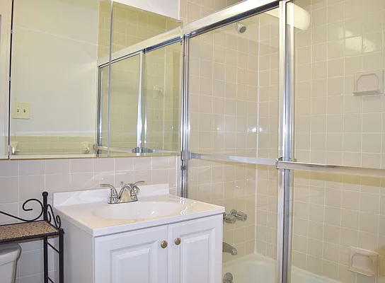 Rented by Manhattan Connection | media 14