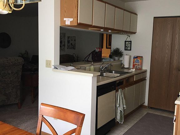 4th image of 1903 Wood St