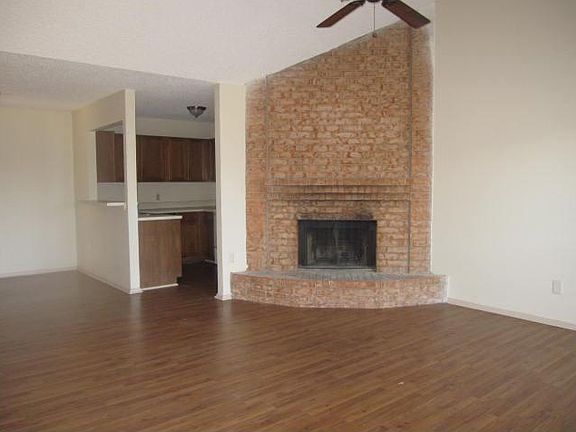 2nd image of 410 Amber Ln
