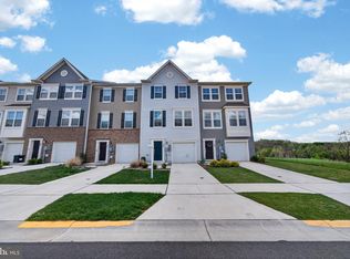 105 Extrovert Dr, Charles Town, WV 25414
