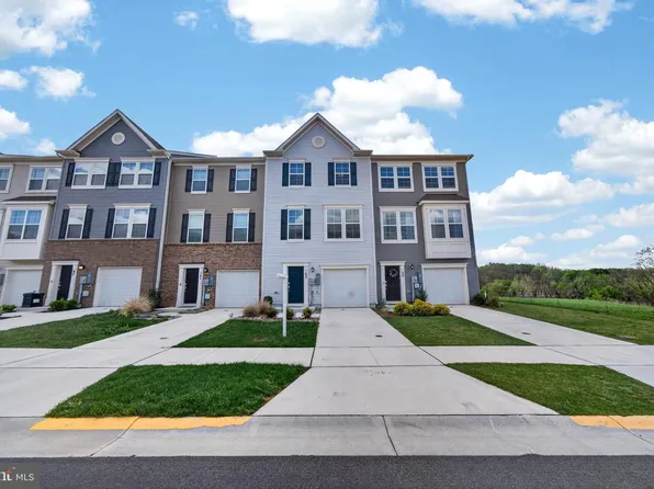 105 Extrovert Dr, Charles Town, WV 25414