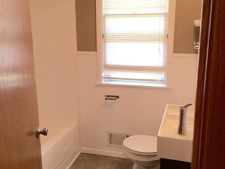10137 Colfax Ave S — Photo 15