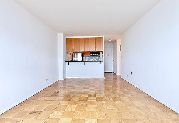 4th image of 200 E 72nd St APT 28G