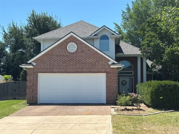 6800 Moss Ln, North Richland Hills, TX 76182