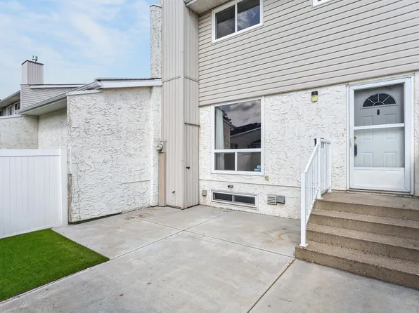 14557 121st St NW, Edmonton, AB T5X 2S2